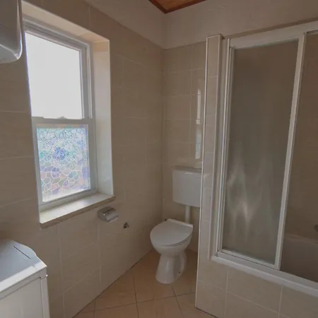 Poli Sterne, Two And Pet Friendly Apartment Rakalj