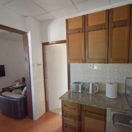 Apartment Poli Sterne, Two And Pet Friendly