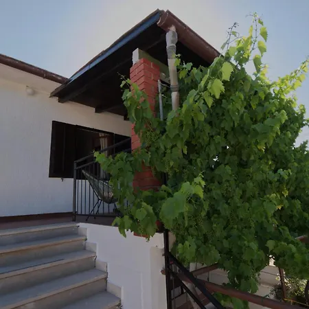 Apartment Poli Sterne, Two And Pet Friendly
