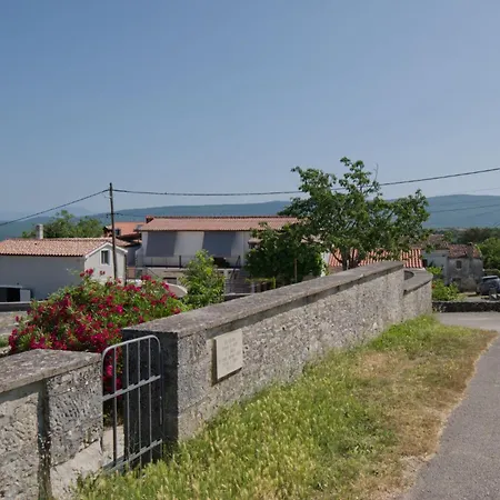 Poli Sterne, For Family And Pet Friendly * Rakalj